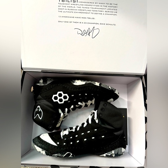 Worn for 6 practices no matches. - Picture 1 of 3